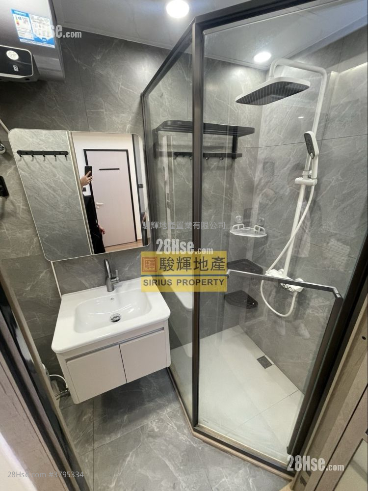 Yan On Building Rental 180 ft²