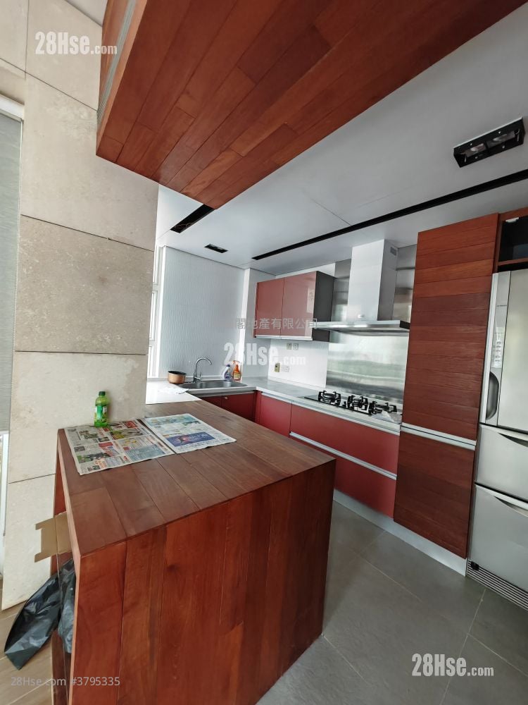 L'utopie Rental 3 Bedrooms , 2 Bathrooms 1,566 ft²