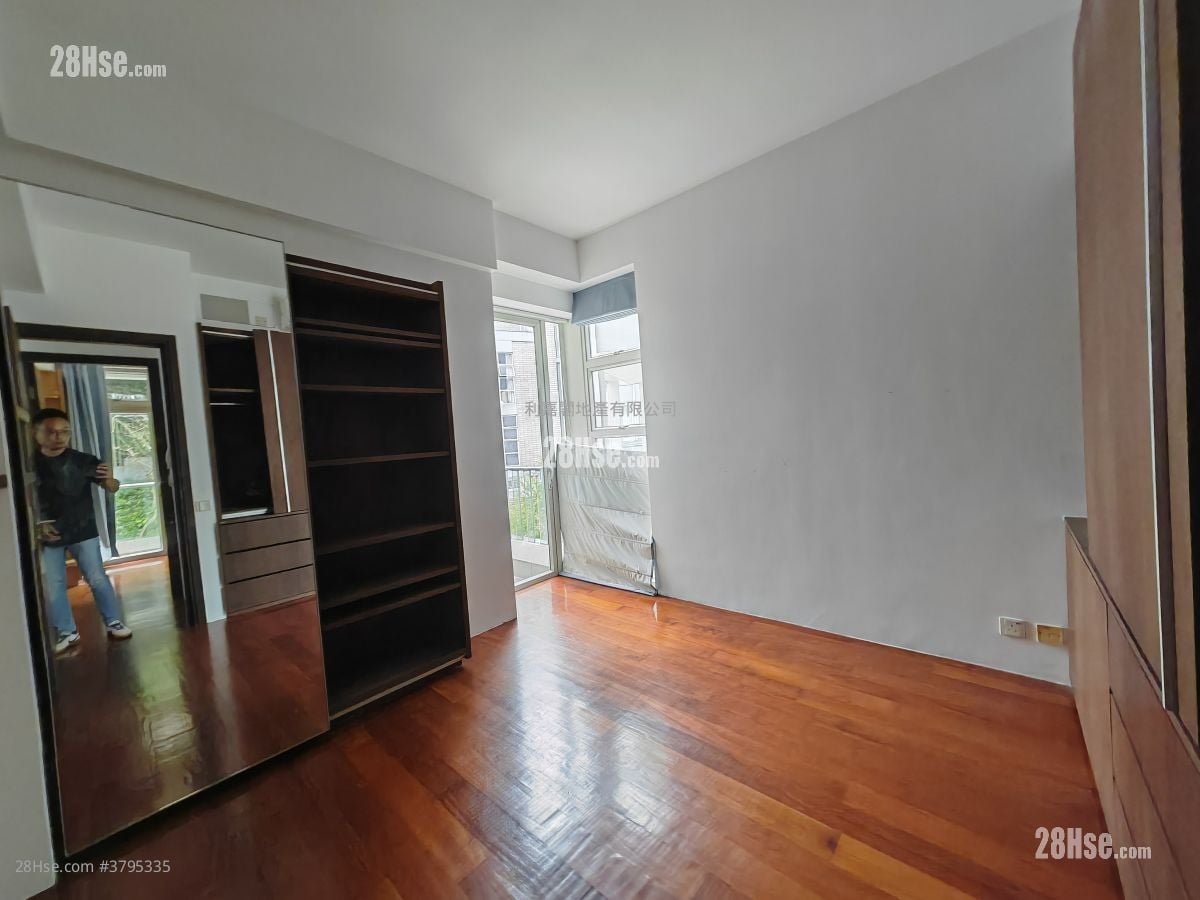 L'utopie Rental 3 Bedrooms , 2 Bathrooms 1,566 ft²