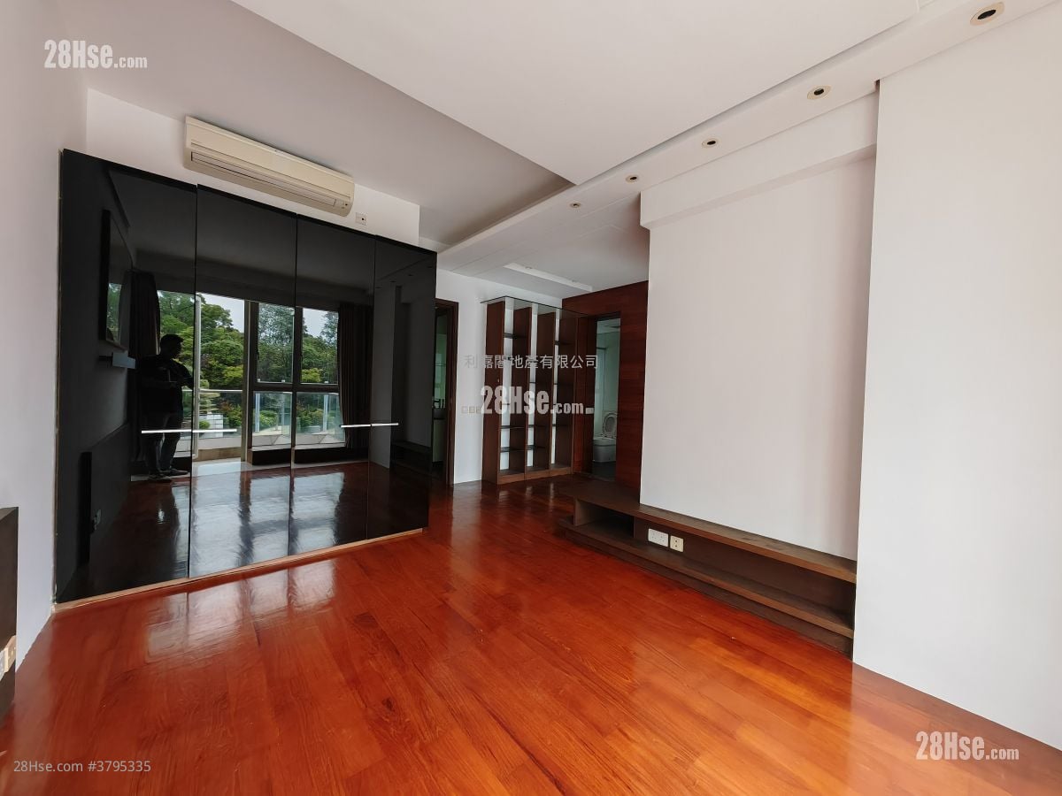 L'utopie Rental 3 Bedrooms , 2 Bathrooms 1,566 ft²