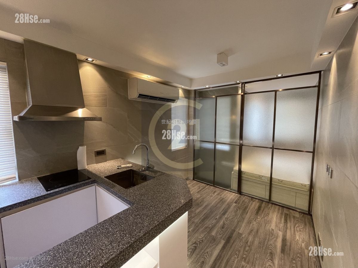 Mannie Garden Sell Studio , 1 Bathroom 203 ft²