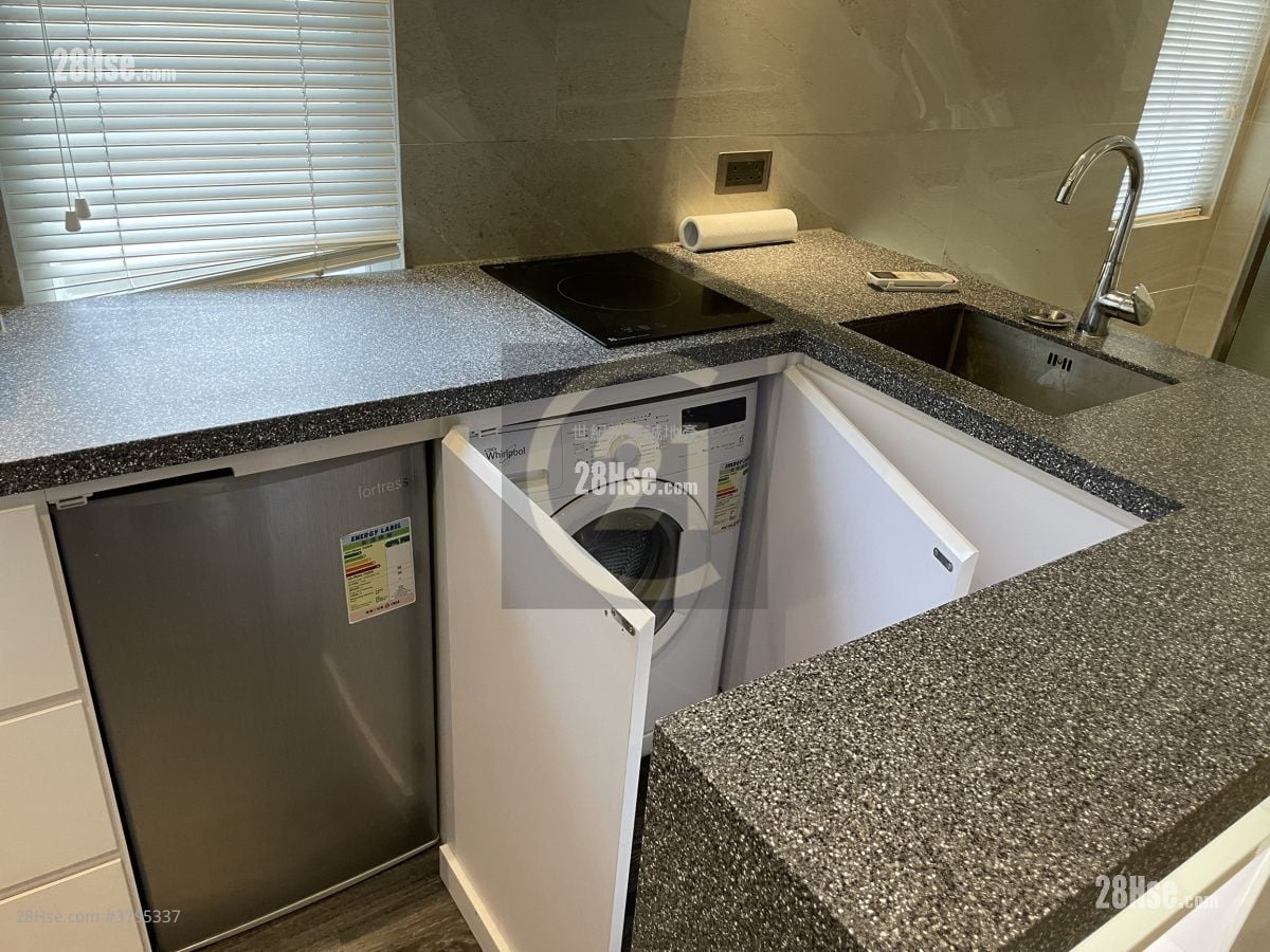 Mannie Garden Sell Studio , 1 Bathroom 203 ft²