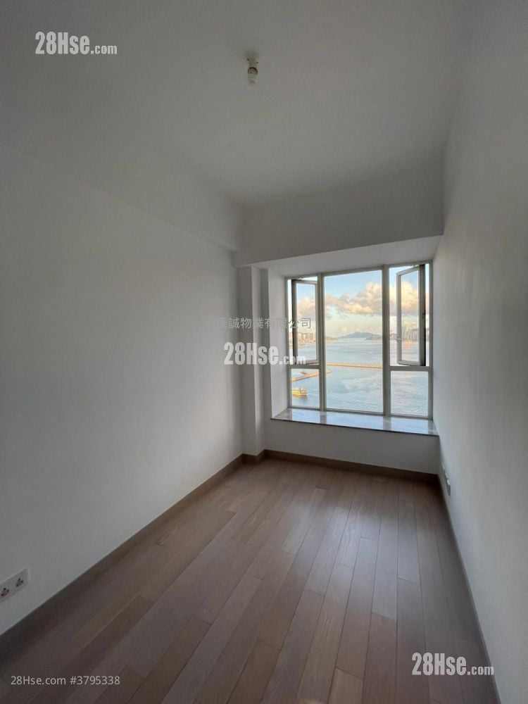 L.harbour18 Sell 2 Bedrooms , 1 Bathroom 424 ft²