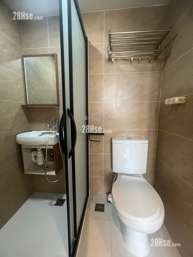 平安大楼 租盘 开放式间隔 , 1 浴室 160 平方尺