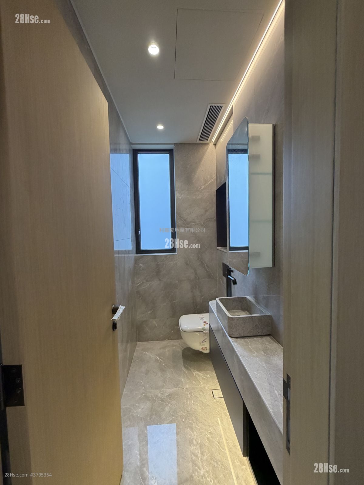 The Arles Rental 4 Bedrooms , 2 Bathrooms 2,001 ft²