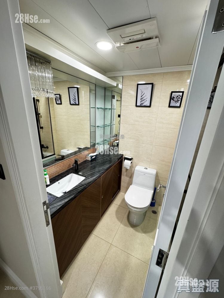 Central Park Towers Rental 2 Bedrooms , 1 Bathroom 493 ft²