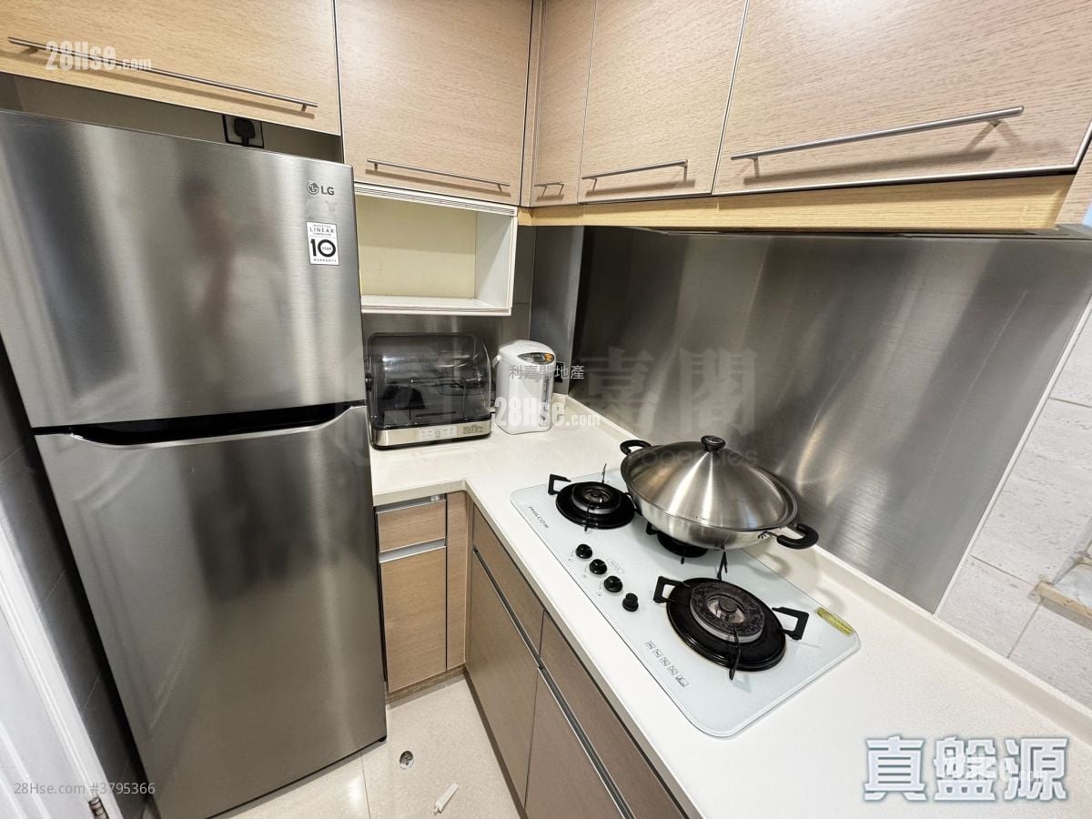 Central Park Towers Rental 2 Bedrooms , 1 Bathroom 493 ft²