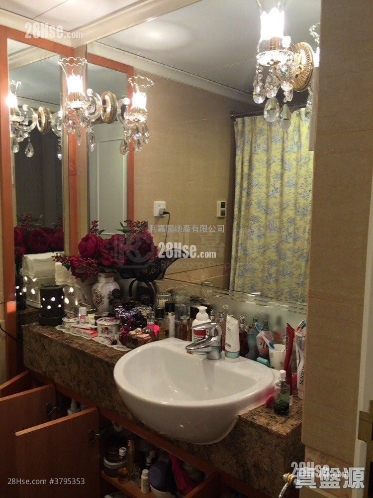 Banyan Garden Sell 2 Bedrooms , 1 Bathroom 468 ft²