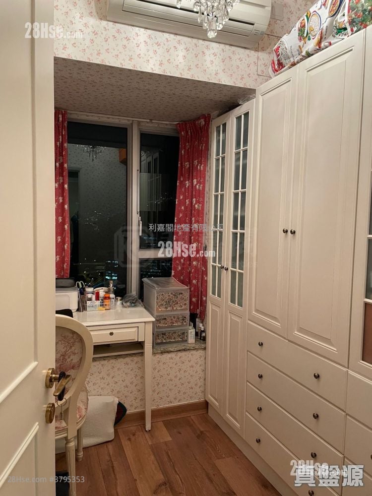 Banyan Garden Sell 2 Bedrooms , 1 Bathroom 468 ft²