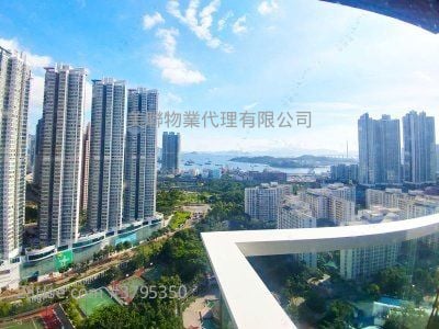 Park One Sell 4 Bedrooms , 1 Bathroom 595 ft²