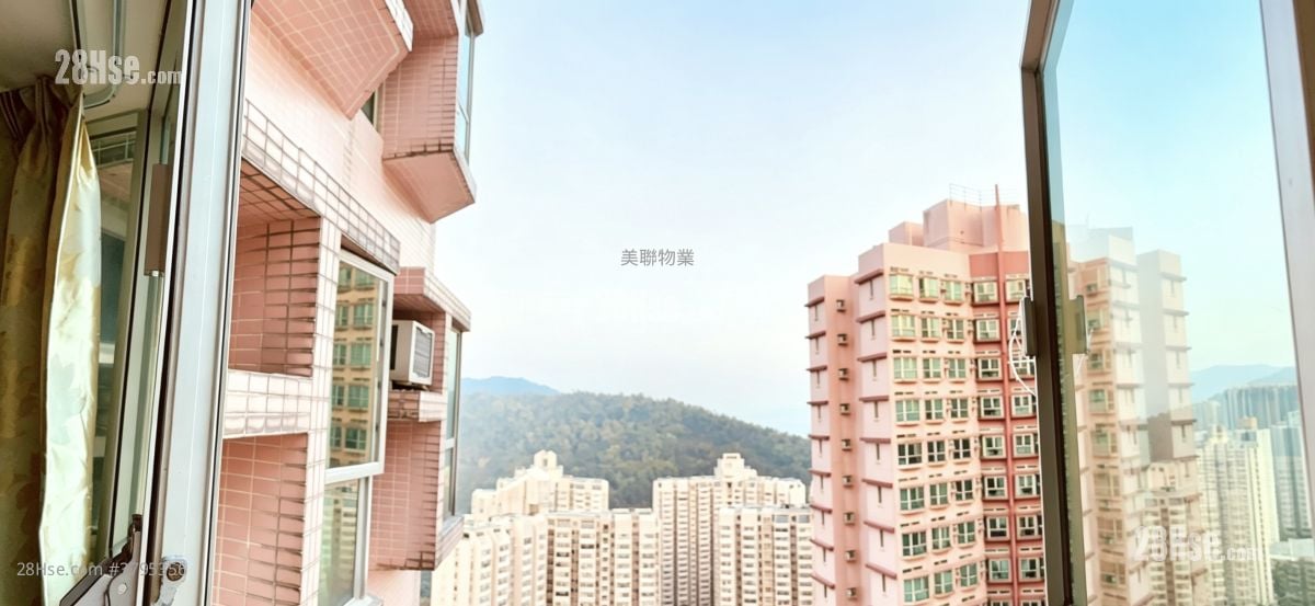 The Pinnacle Sell 3 Bedrooms 564 ft²