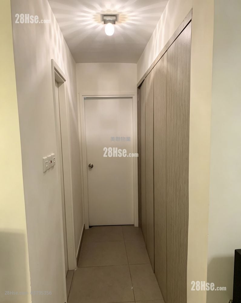 The Pinnacle Sell 3 Bedrooms 564 ft²