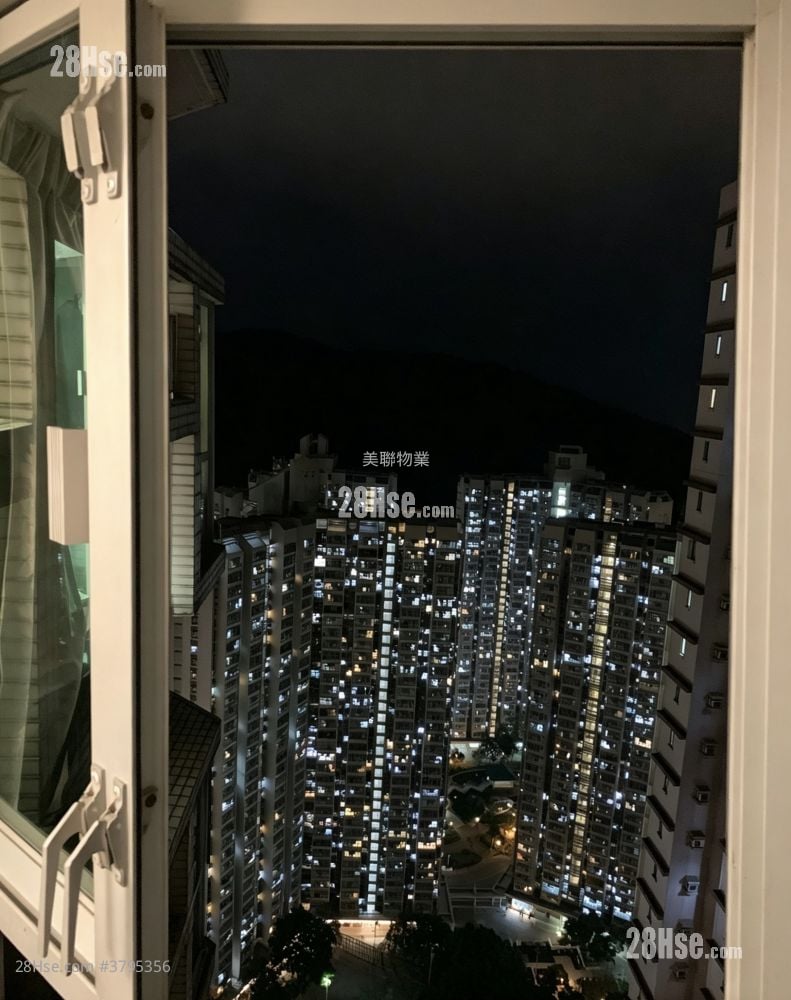 The Pinnacle Sell 3 Bedrooms 564 ft²