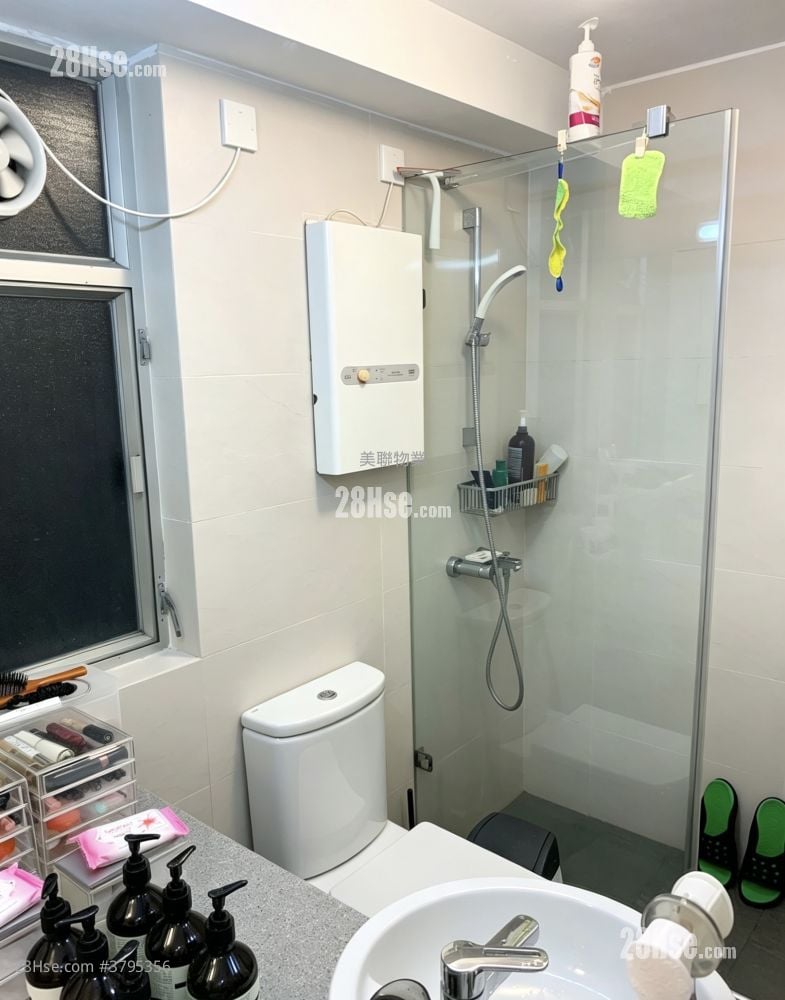 The Pinnacle Sell 3 Bedrooms 564 ft²