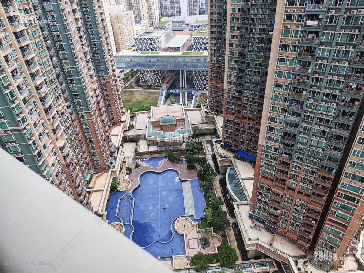 城中駅 售盘 3 房 , 1 浴室 594 平方尺