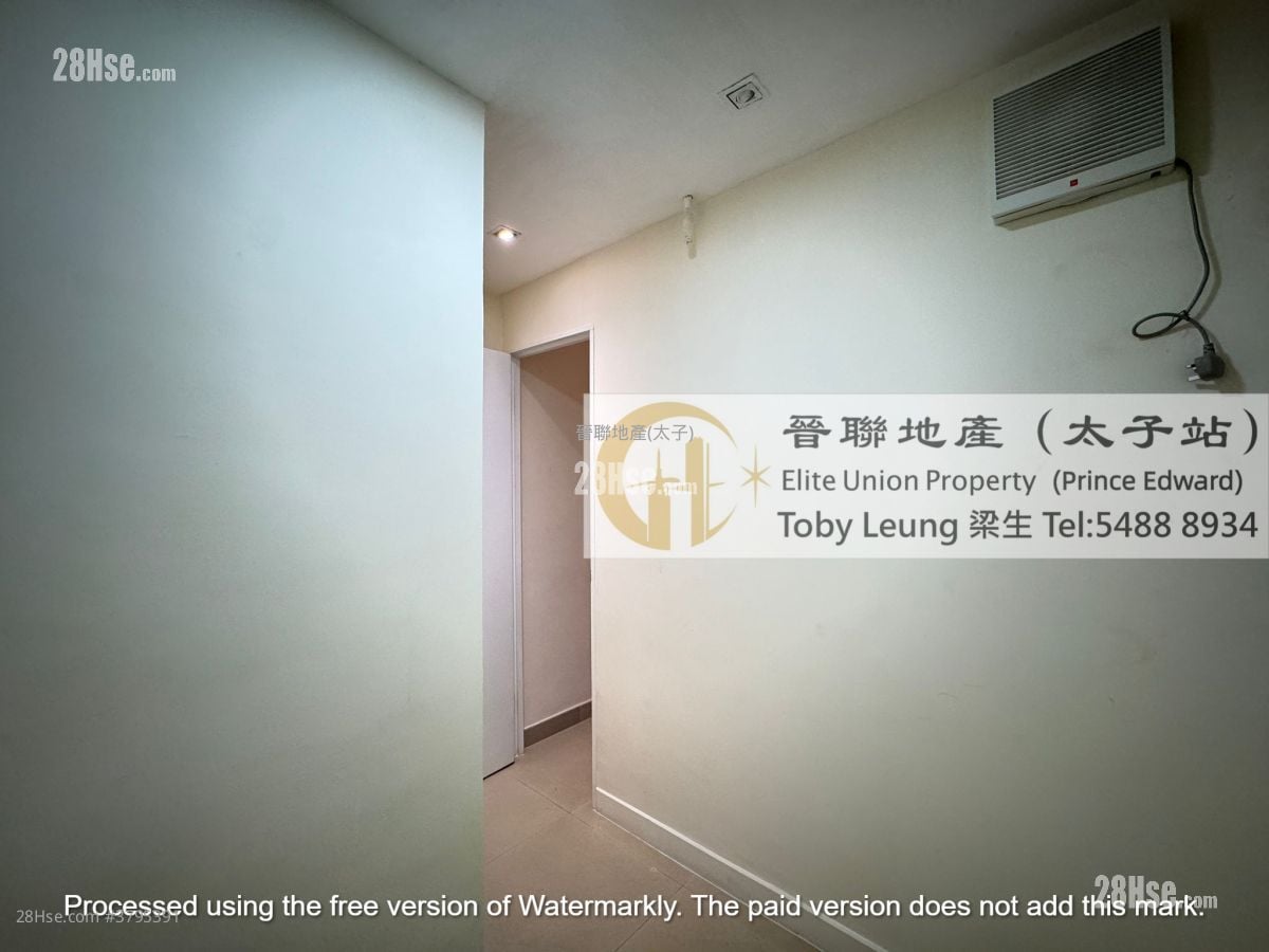 Shun Hing Building Sell 2 Bedrooms , 1 Toilet 328 ft²