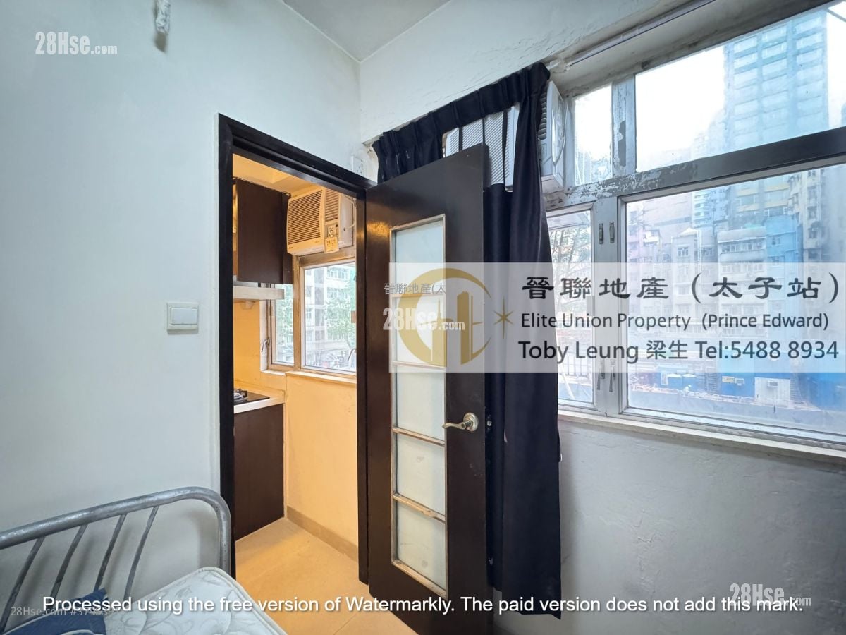 Shun Hing Building Sell 2 Bedrooms , 1 Toilet 328 ft²