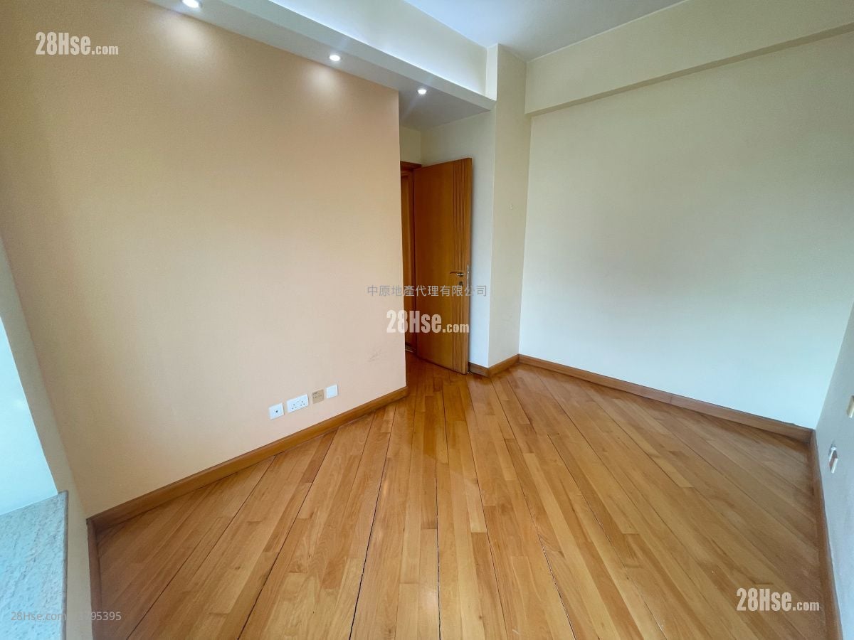 名逸居 租盘 2 房 551 平方尺