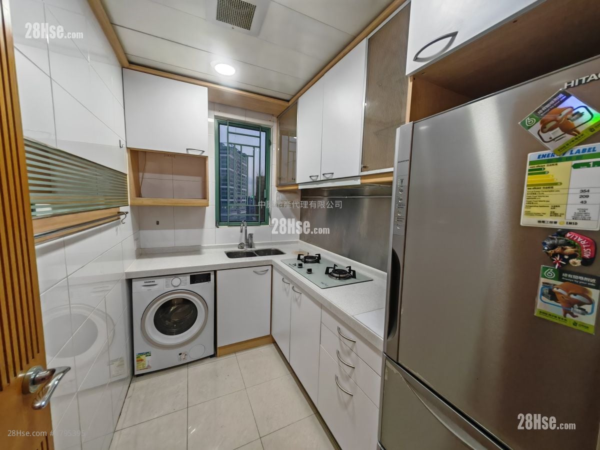 名逸居 租盘 2 房 551 平方尺