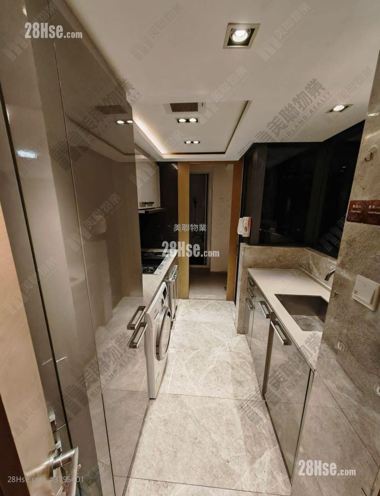 The Wings Rental 799 ft²