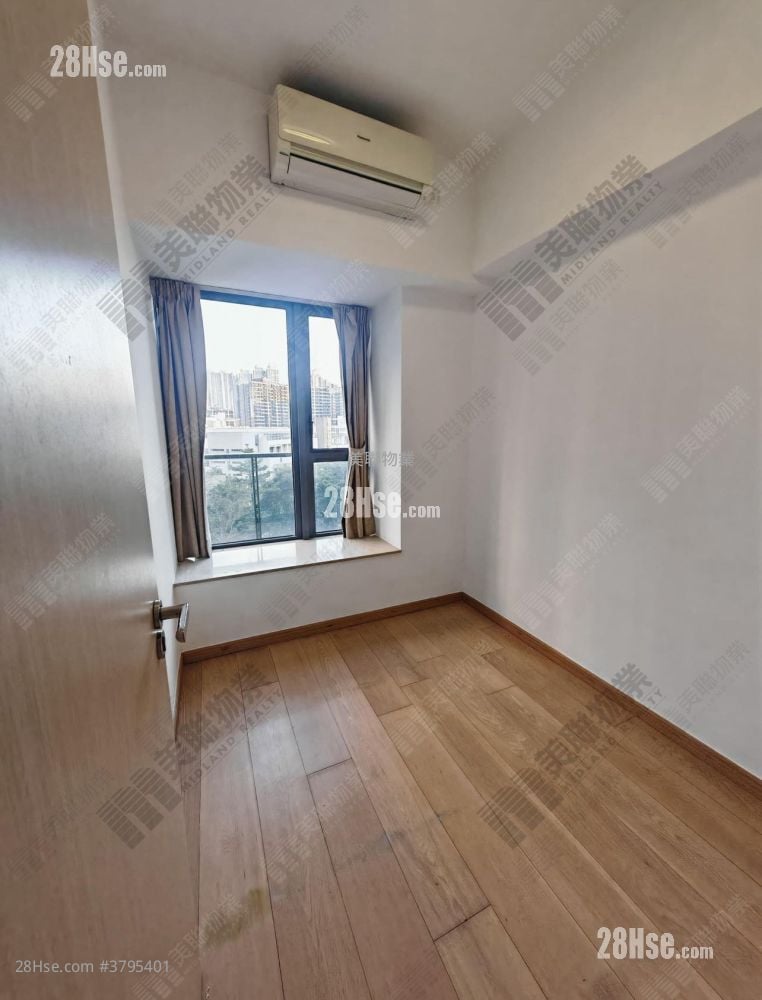 The Wings Rental 799 ft²