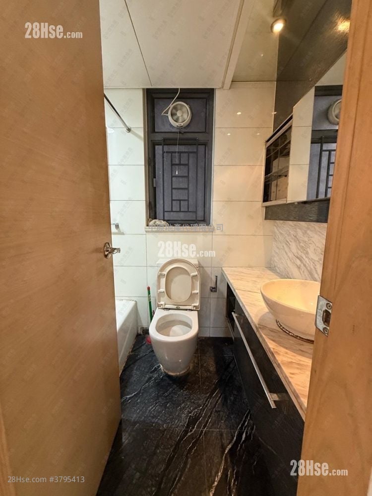 Yoho Midtown Sell 3 Bedrooms , 1 Bathroom 567 ft²