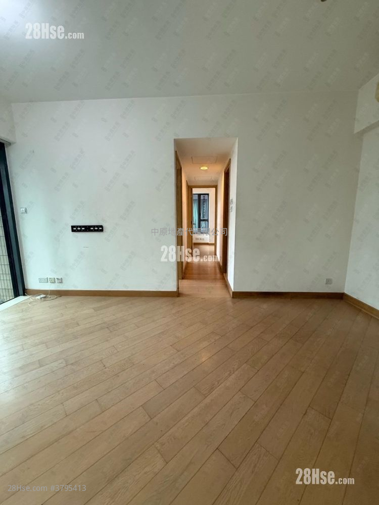 Yoho Midtown Sell 3 Bedrooms , 1 Bathroom 567 ft²