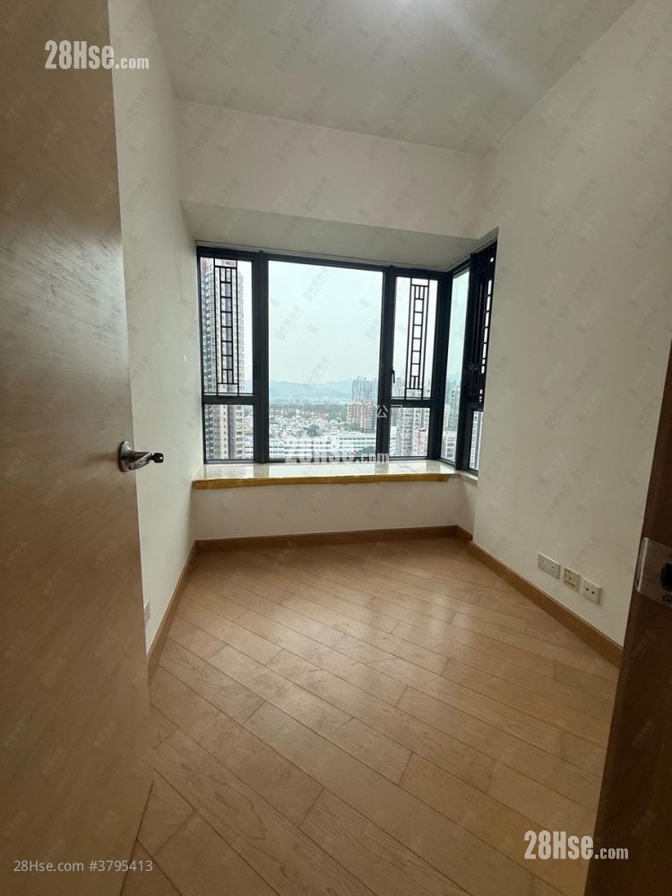 Yoho Midtown Sell 3 Bedrooms , 1 Bathroom 567 ft²