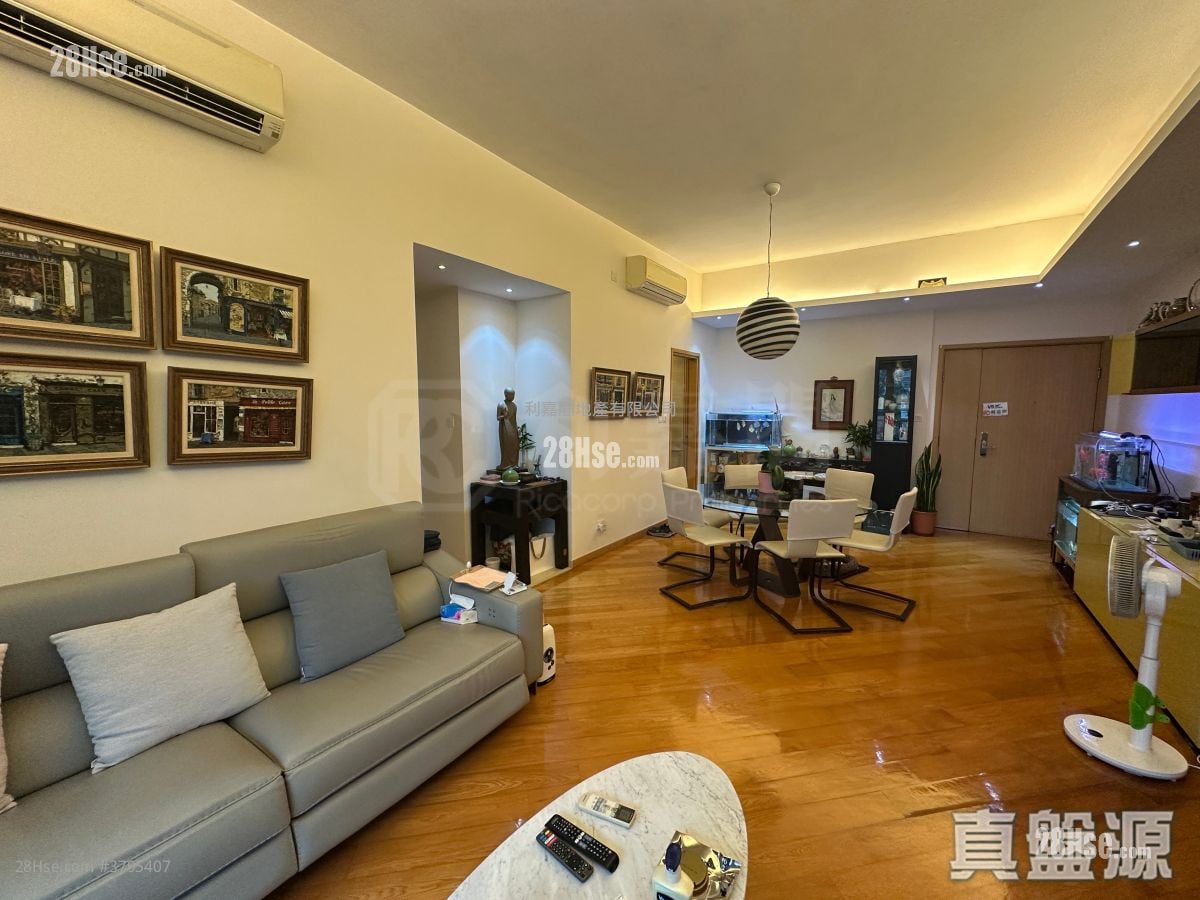 Avignon Sell 4 Bedrooms , 3 Bathrooms 1,272 ft²