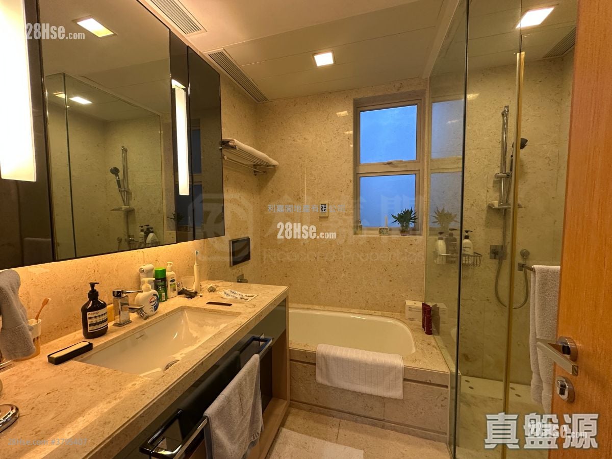 Avignon Sell 4 Bedrooms , 3 Bathrooms 1,272 ft²