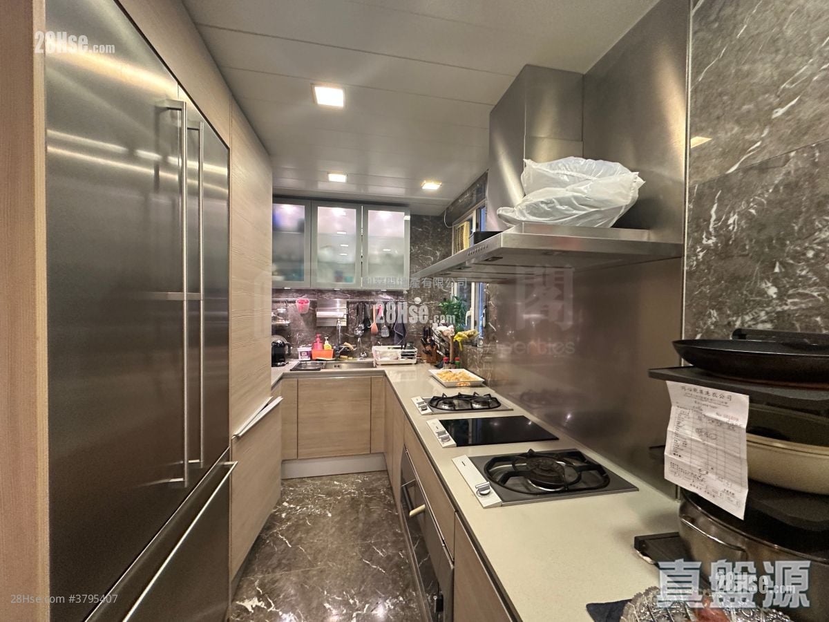 Avignon Sell 4 Bedrooms , 3 Bathrooms 1,272 ft²