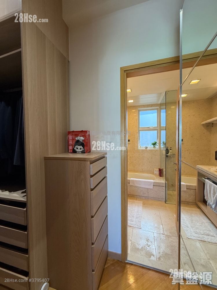 Avignon Sell 4 Bedrooms , 3 Bathrooms 1,272 ft²