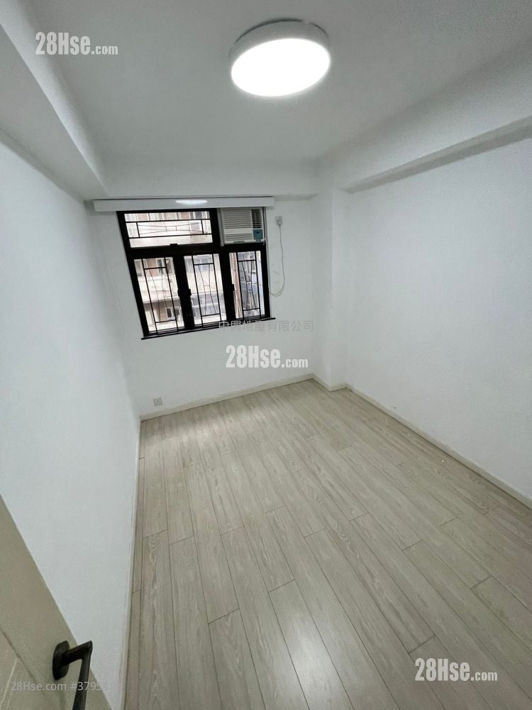 Hillwood Mansion Sell 2 Bedrooms , 1 Bathroom 420 ft²