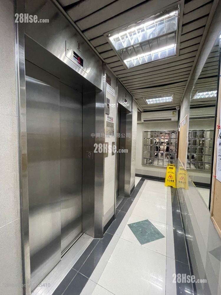 Hillwood Mansion Sell 2 Bedrooms , 1 Bathroom 420 ft²