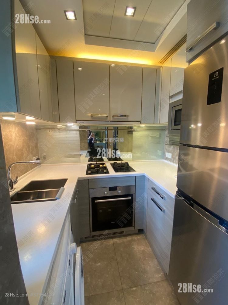 The Wings Rental 712 ft²