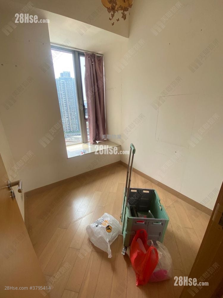 The Wings Rental 712 ft²