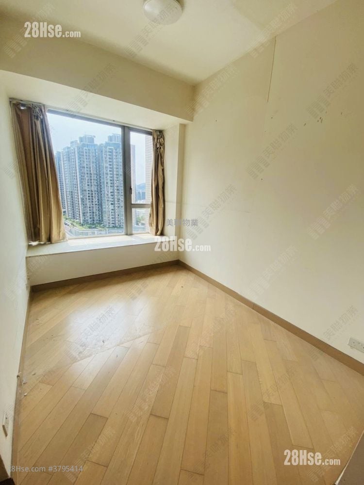 The Wings Rental 712 ft²