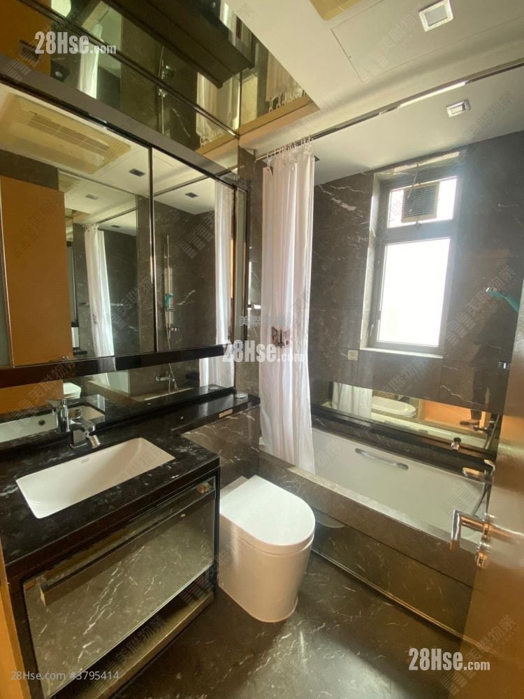 The Wings Rental 712 ft²