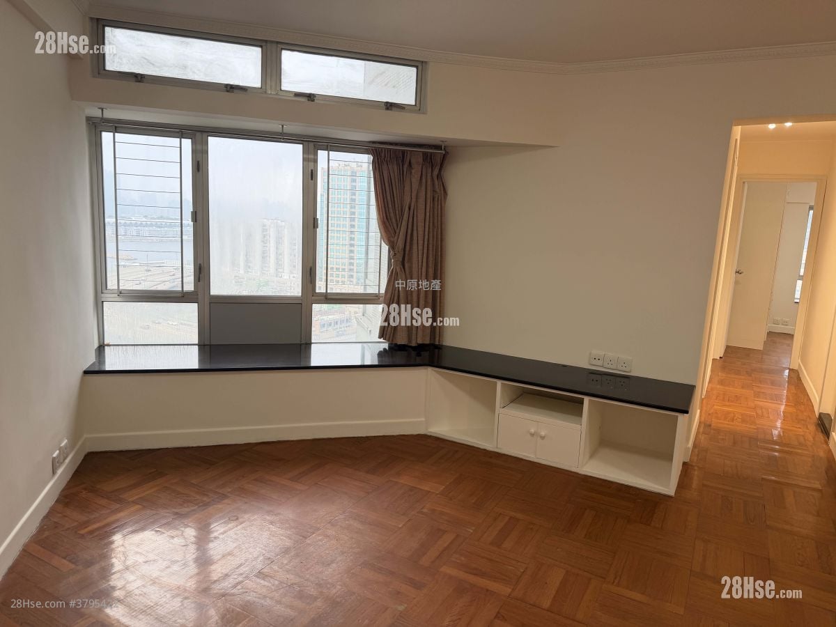 Laguna City Sell 3 Bedrooms 748 ft²