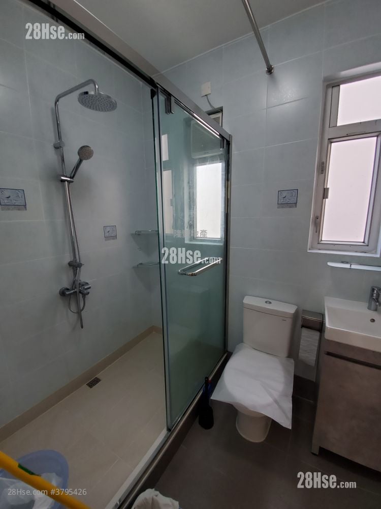 Gold Harbour Mansion Rental 2 Bedrooms , 1 Bathroom 445 ft²