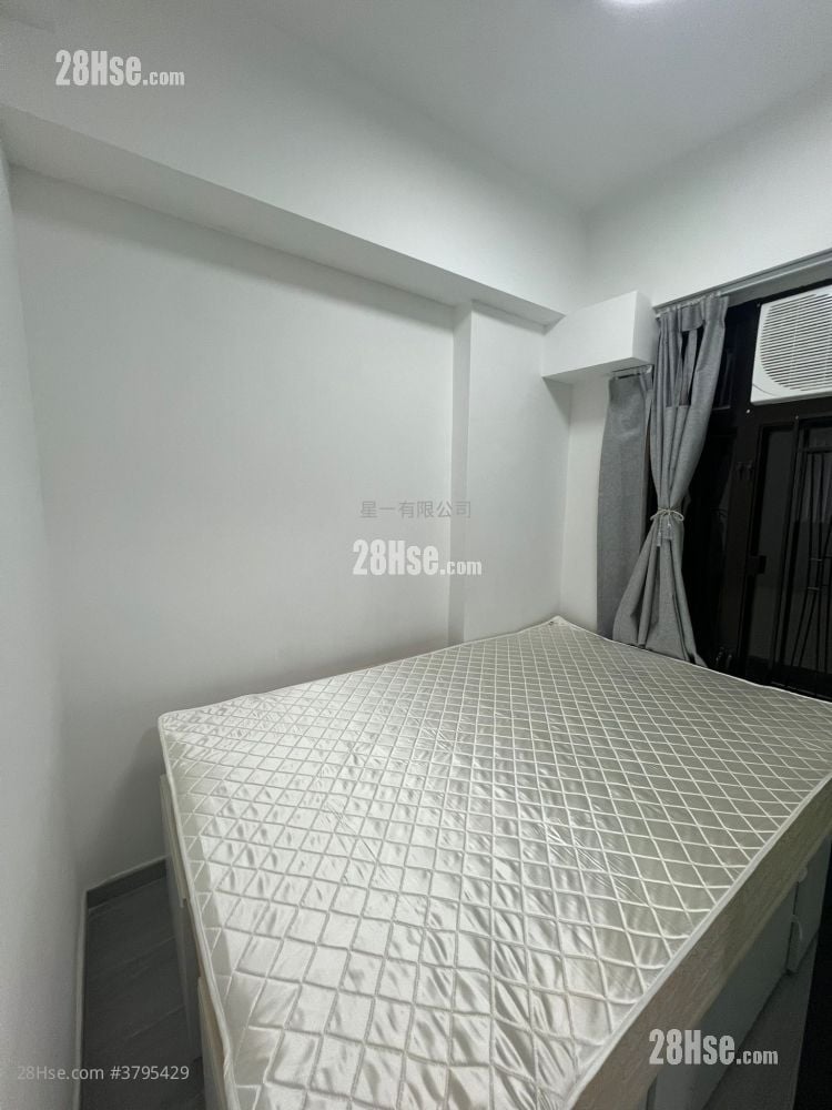 Kim Tak Building Rental Studio , 1 Bathroom 140 ft²