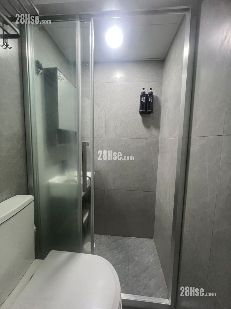 Kim Tak Building Rental Studio , 1 Bathroom 140 ft²