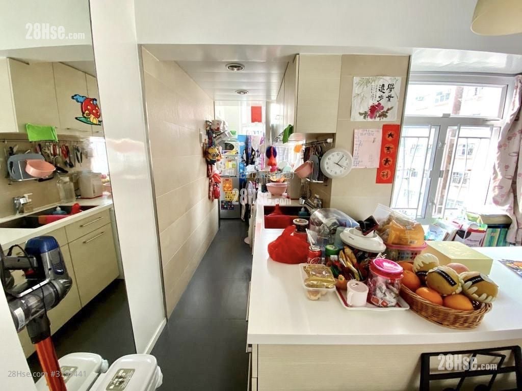 Hoi Hung Building Sell 1 Bedroom 368 ft²