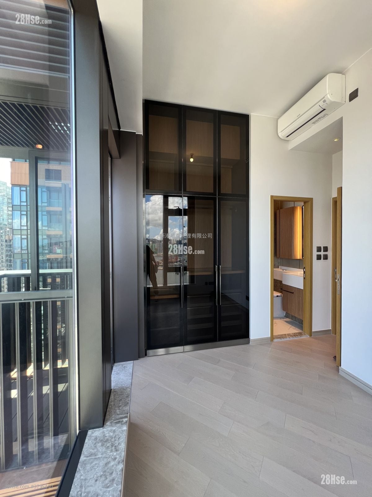 The Vantage Sell 2 Bedrooms , 2 Bathrooms 424 ft²