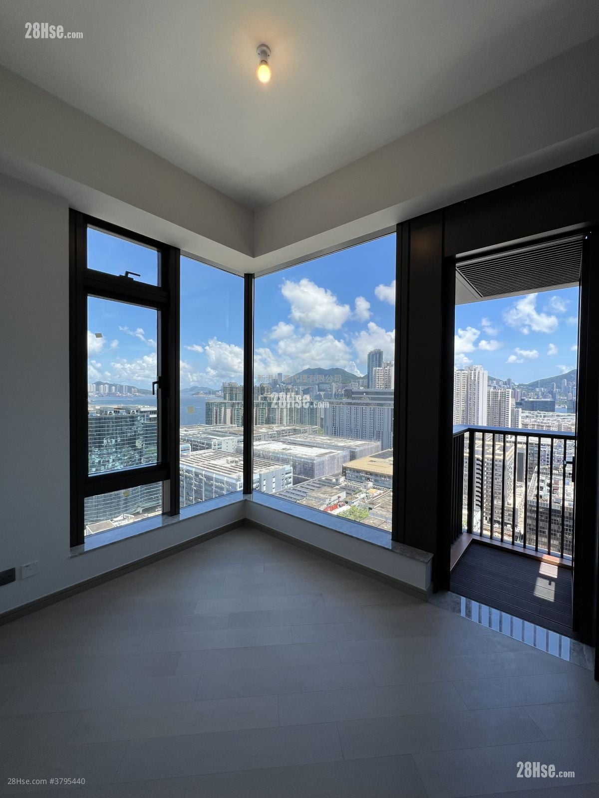 The Vantage Sell 2 Bedrooms , 2 Bathrooms 424 ft²