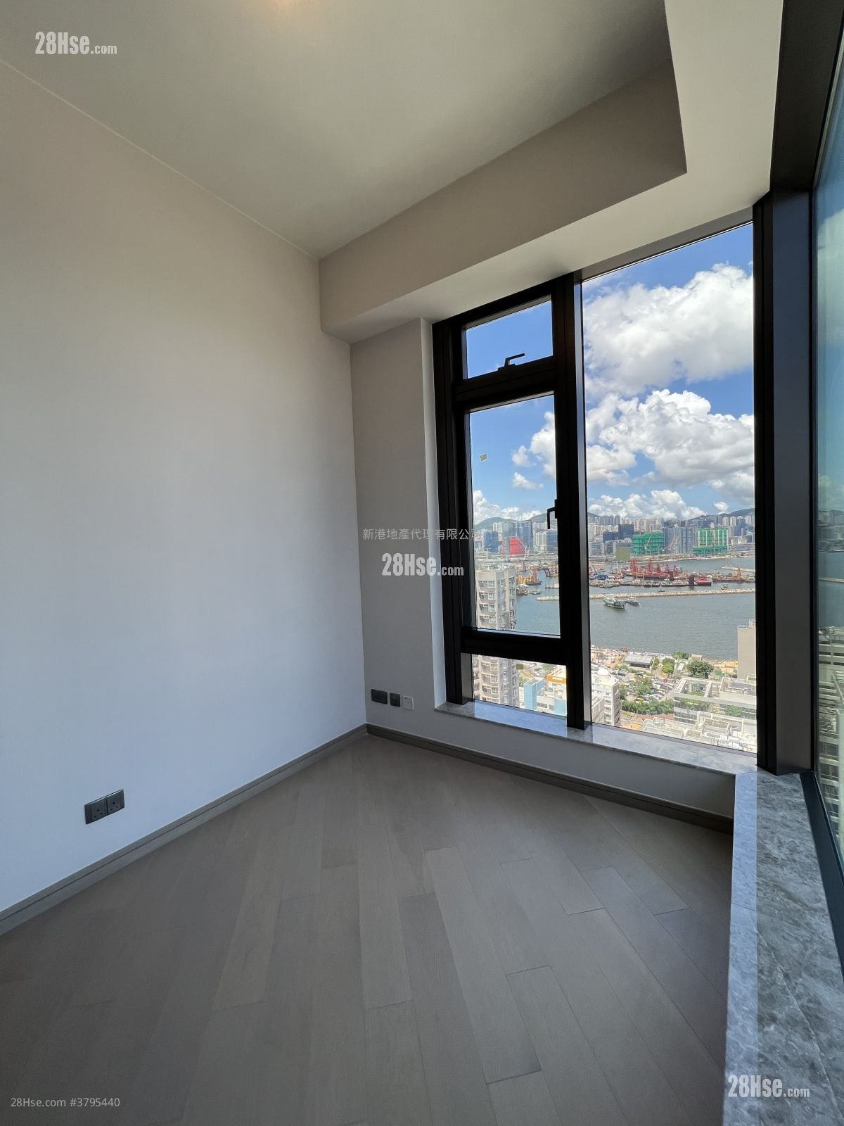 The Vantage Sell 2 Bedrooms , 2 Bathrooms 424 ft²