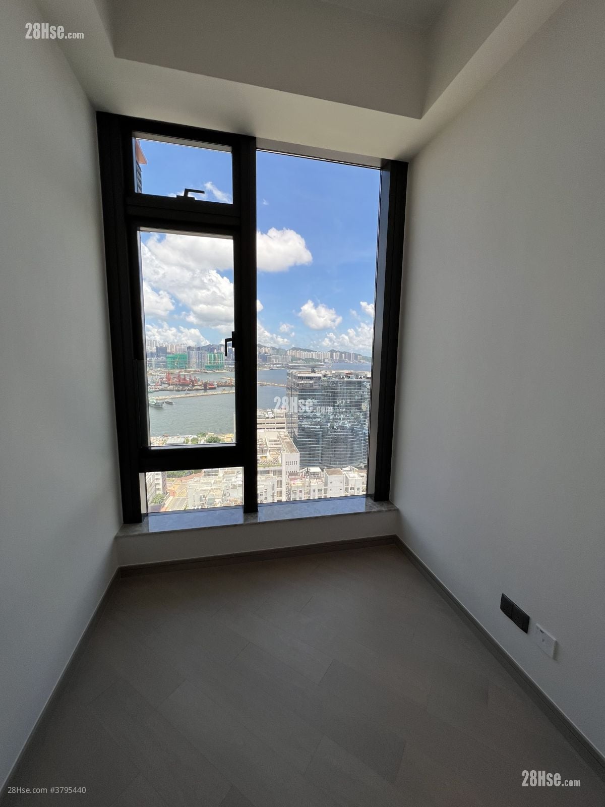 The Vantage Sell 2 Bedrooms , 2 Bathrooms 424 ft²