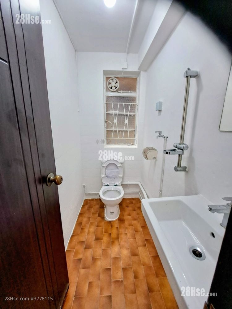 村屋 租盘 2 房 , 1 浴室