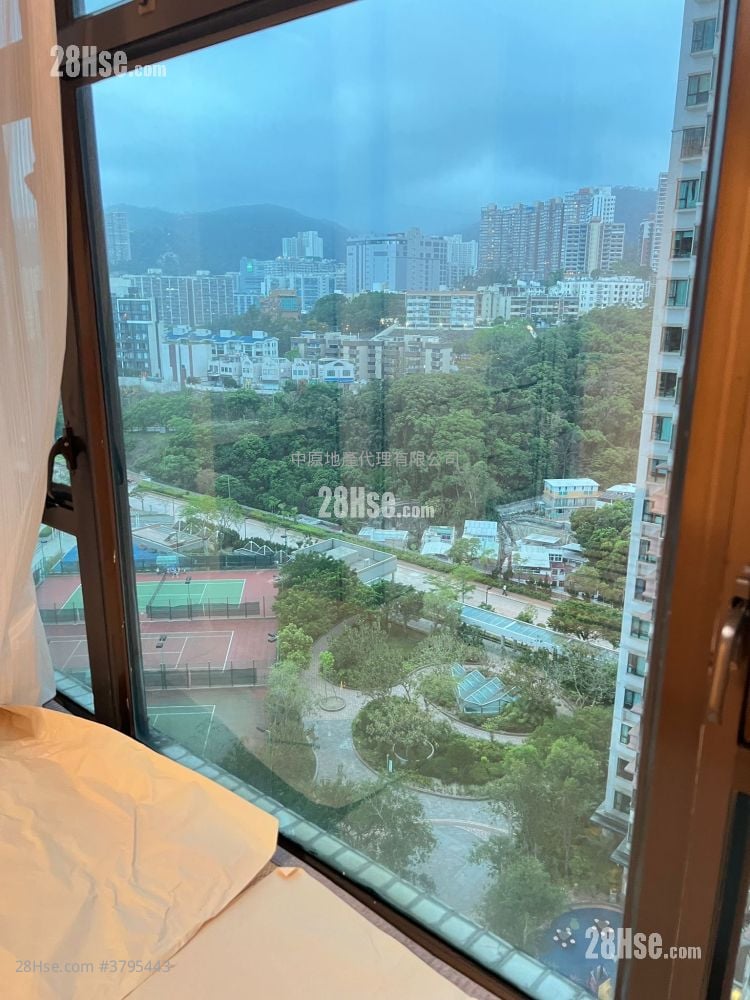 Royal Ascot Rental 594 ft²