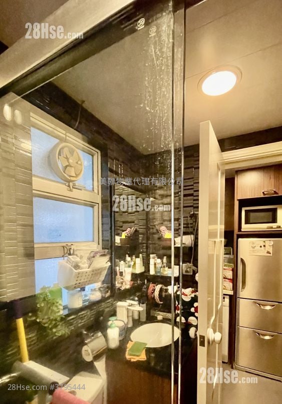 Fanling Town Center Sell 2 Bedrooms 399 ft²